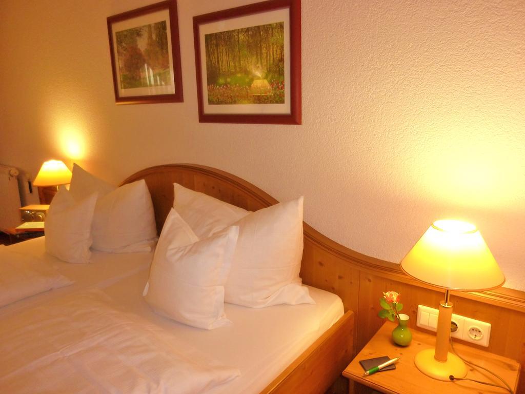 Landhaus Mueritzgarten Hotel Garni Рёбель Номер фото