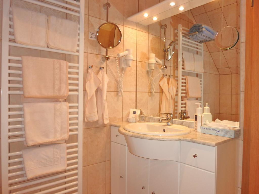 Landhaus Mueritzgarten Hotel Garni Рёбель Номер фото