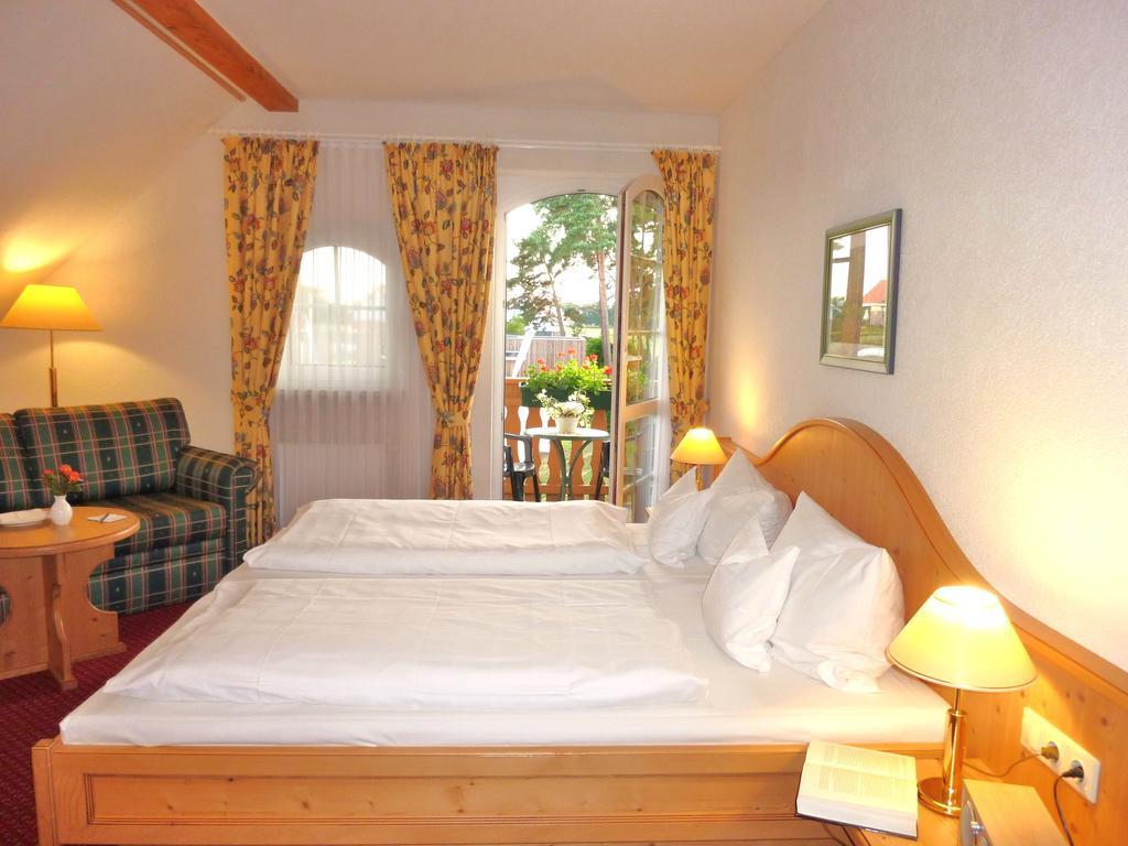 Landhaus Mueritzgarten Hotel Garni Рёбель Номер фото