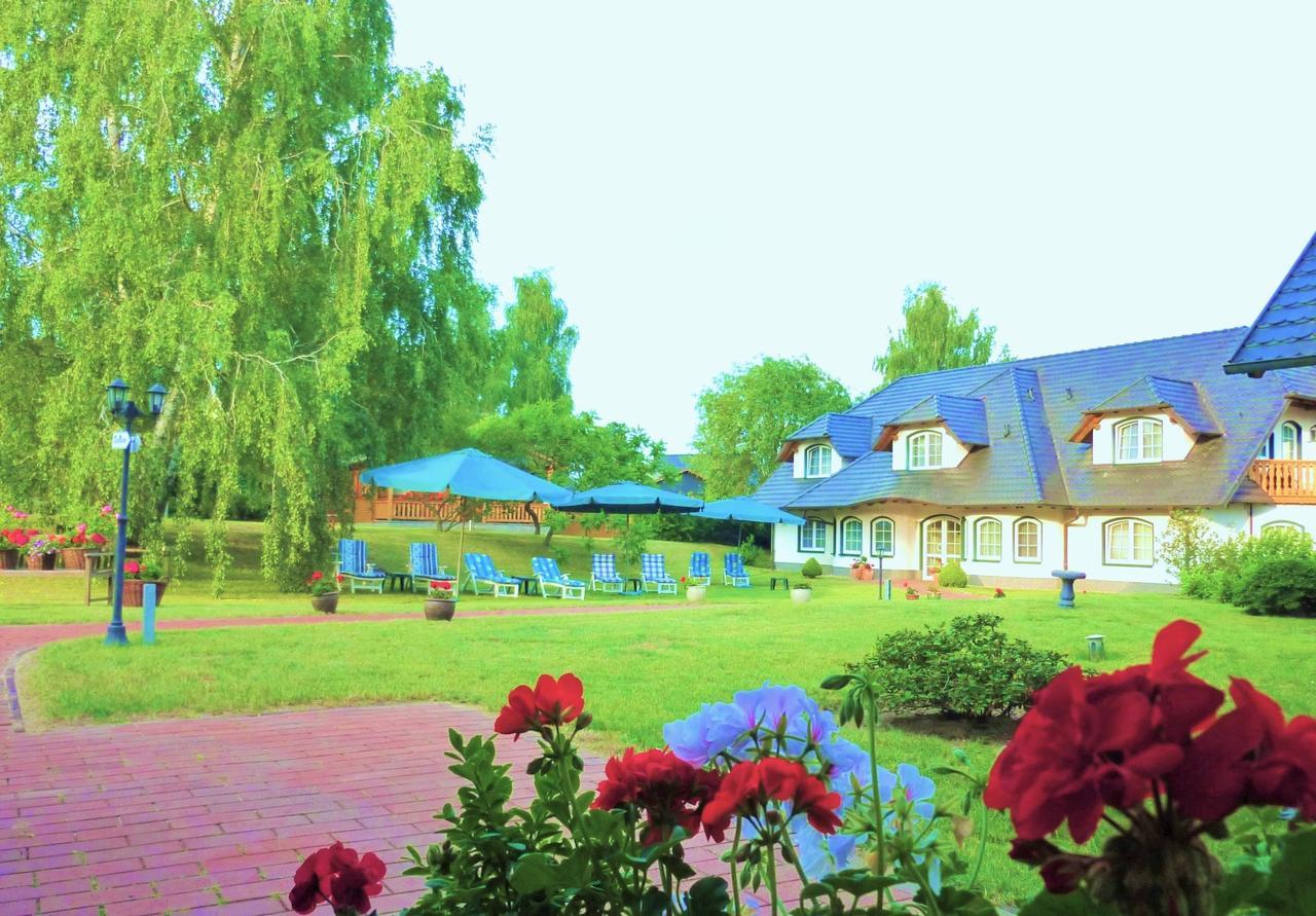 Landhaus Mueritzgarten Hotel Garni Рёбель Экстерьер фото