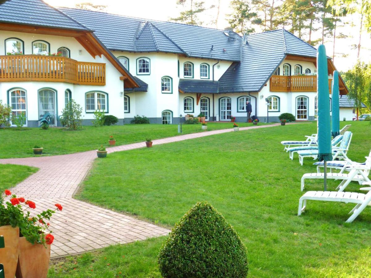 Landhaus Mueritzgarten Hotel Garni Рёбель Экстерьер фото